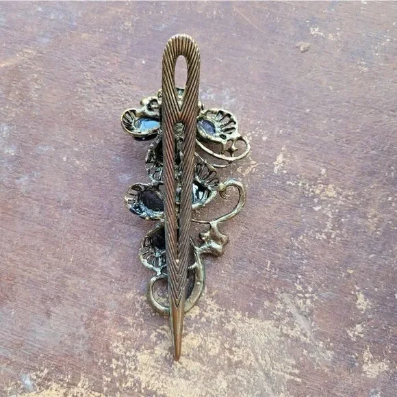 Beautiful Vintage inspired Purple hair accessory - Picture 7 of 15